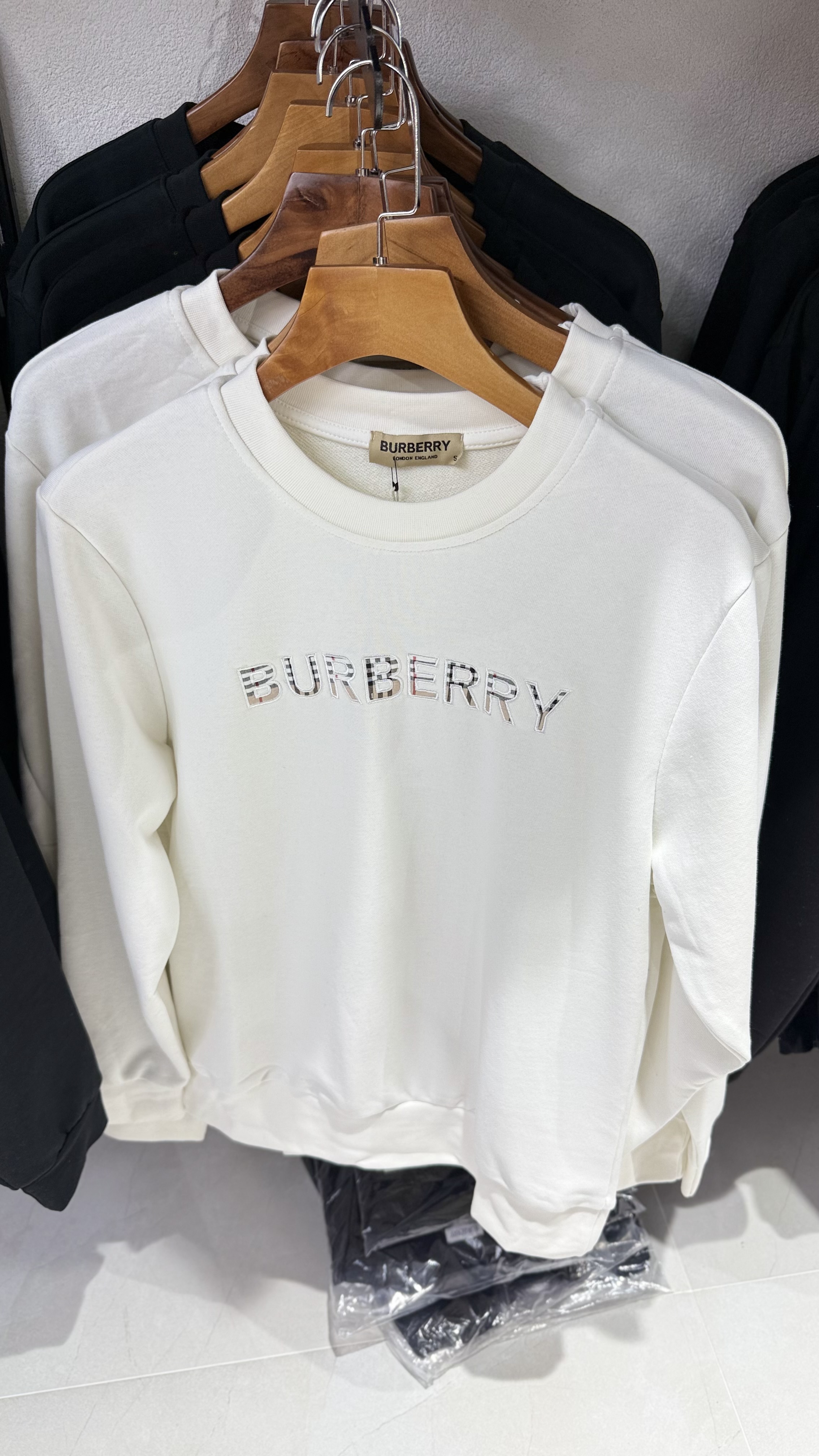 Burberry Chest-Neck WHITE