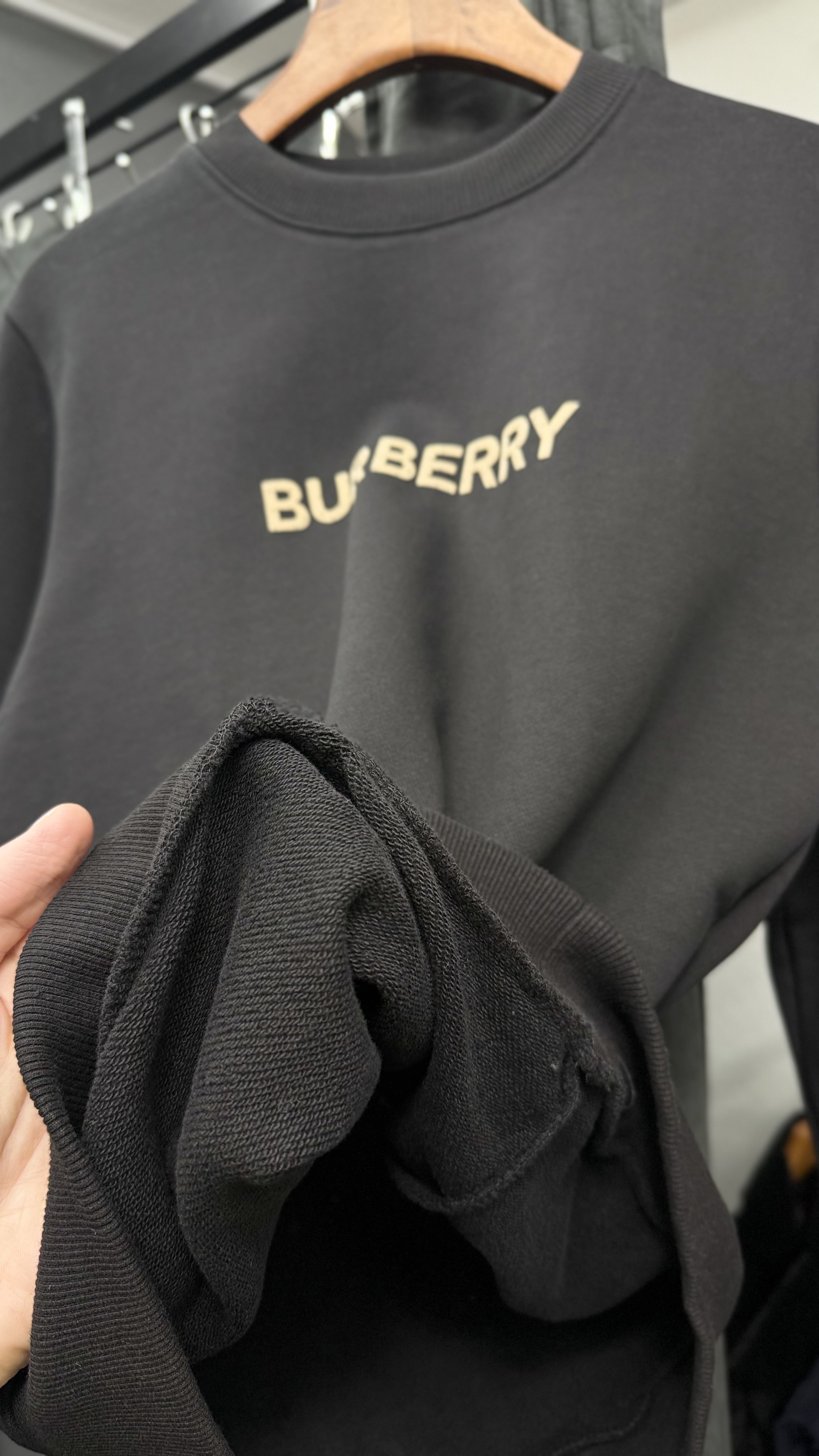 BLUZË BURBERRY- E ZEZË