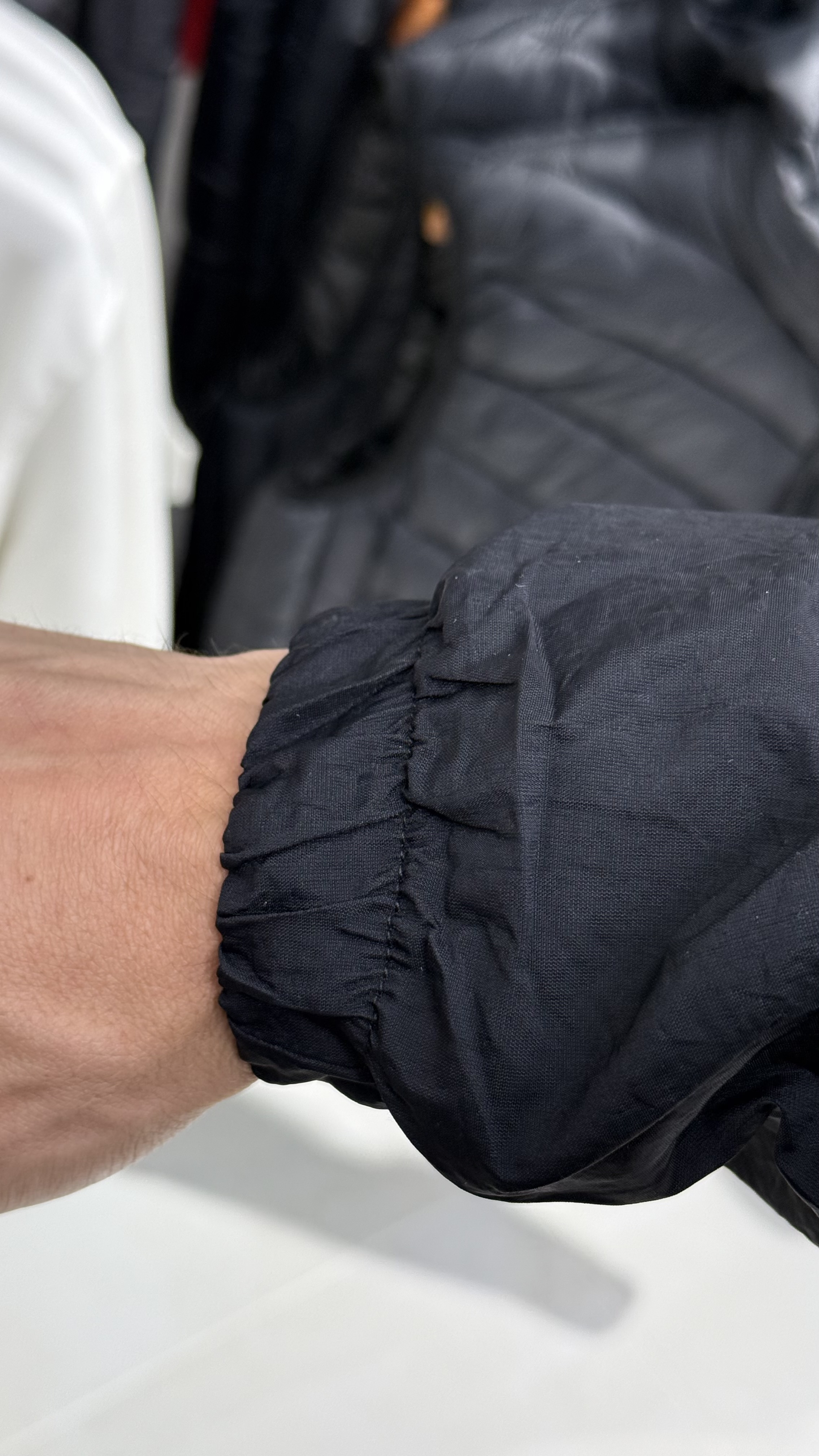 STWD SHADOW WINDBREAKER