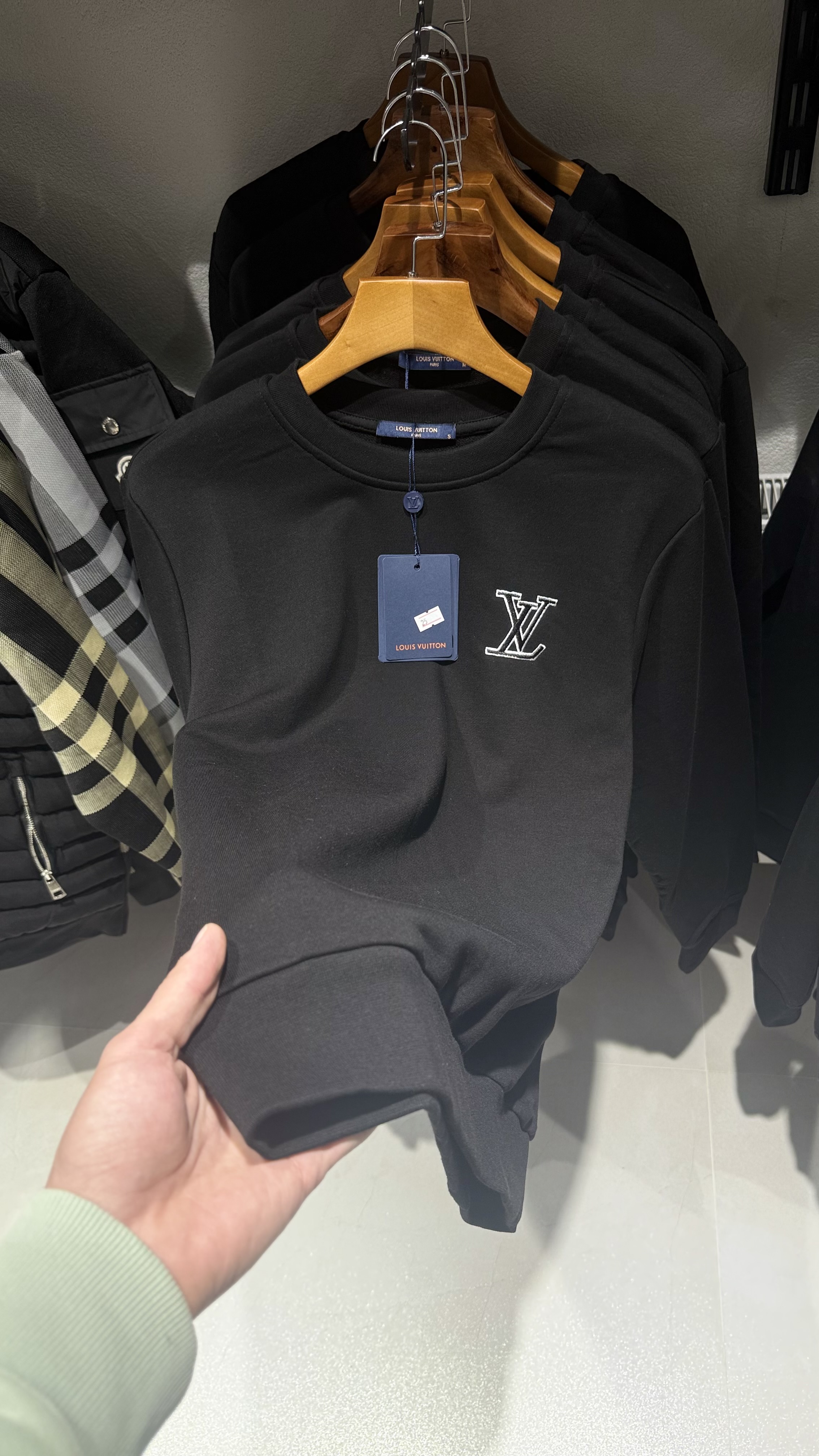 BLUZË LOUIS VUITTON - E ZEZË