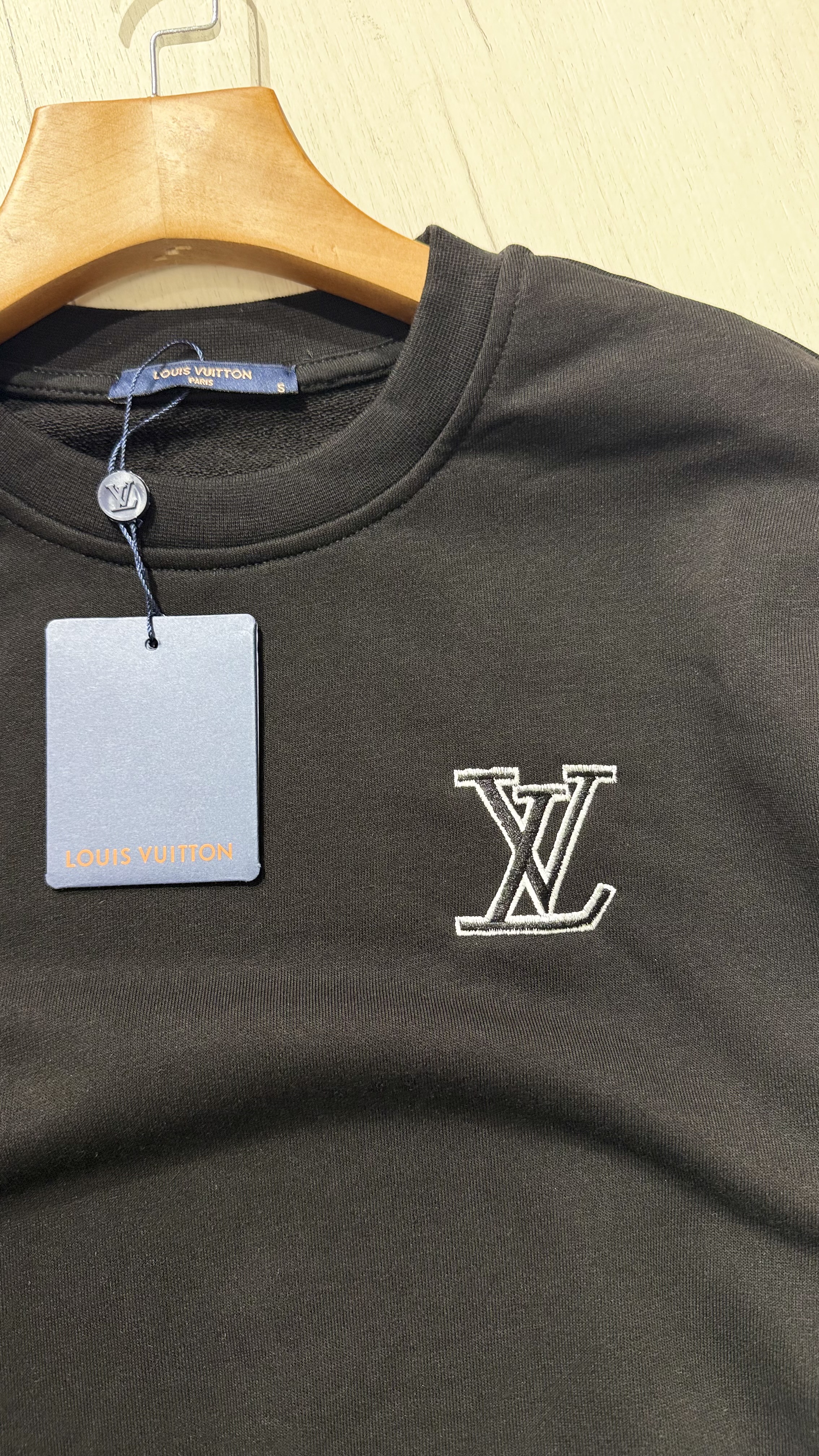 BLUZË LOUIS VUITTON - E ZEZË